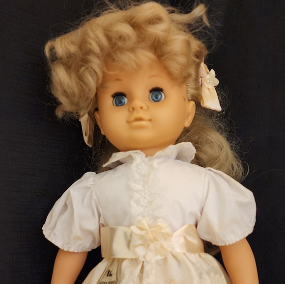 Lucky Bell Doll - Vintage - Collectable - Picture 1 of 7